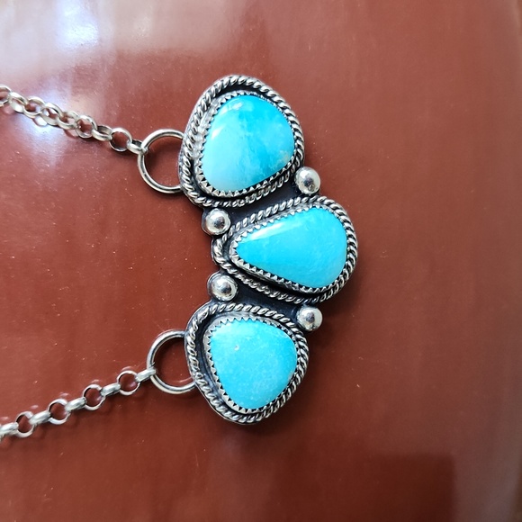 Gorgeous NWOT Native American Triple Stone Kingman Turquoise Cluster Necklace 💙 - Picture 10 of 14
